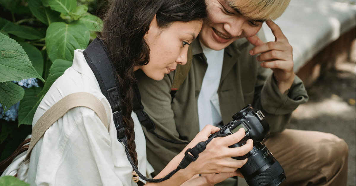 Le directeur artistique et sa relation avec le photographe Au départ Le directeur artistique et sa relation avec le photographede toute création artistique, il y a une idée, un concept, et une réflexion autour des moyens que l’on va mettre en place pour la réaliser.